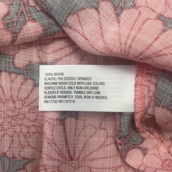 Isabel Maternity Shirt Womens Small Salmon Floral Off Shoulder Lightweight NEW - Picture 5 of 8